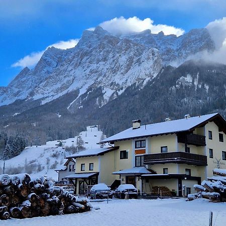 Tiroler Alpblick Appartements エールヴァルト エクステリア 写真