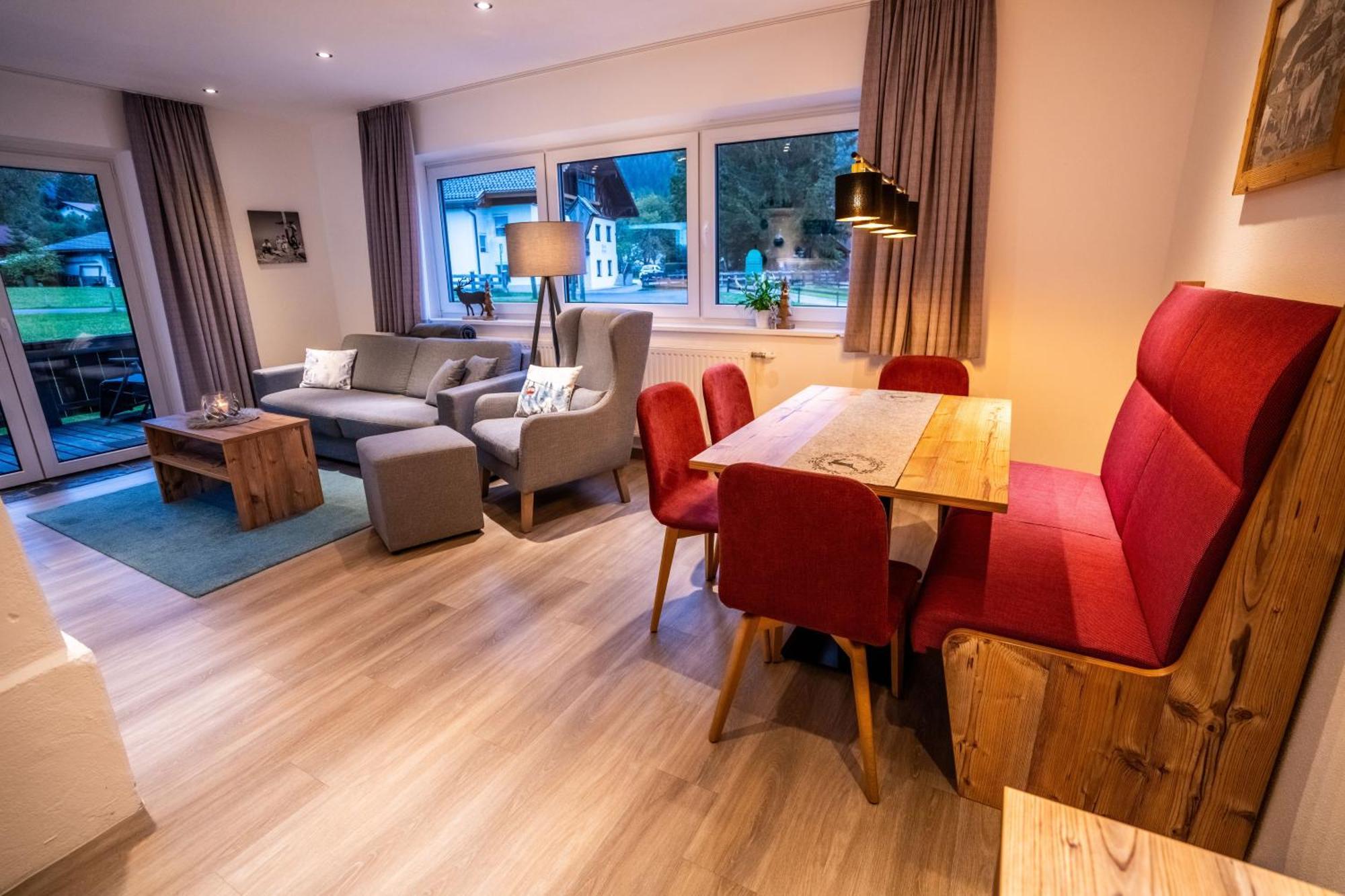 Tiroler Alpblick Appartements エールヴァルト エクステリア 写真
