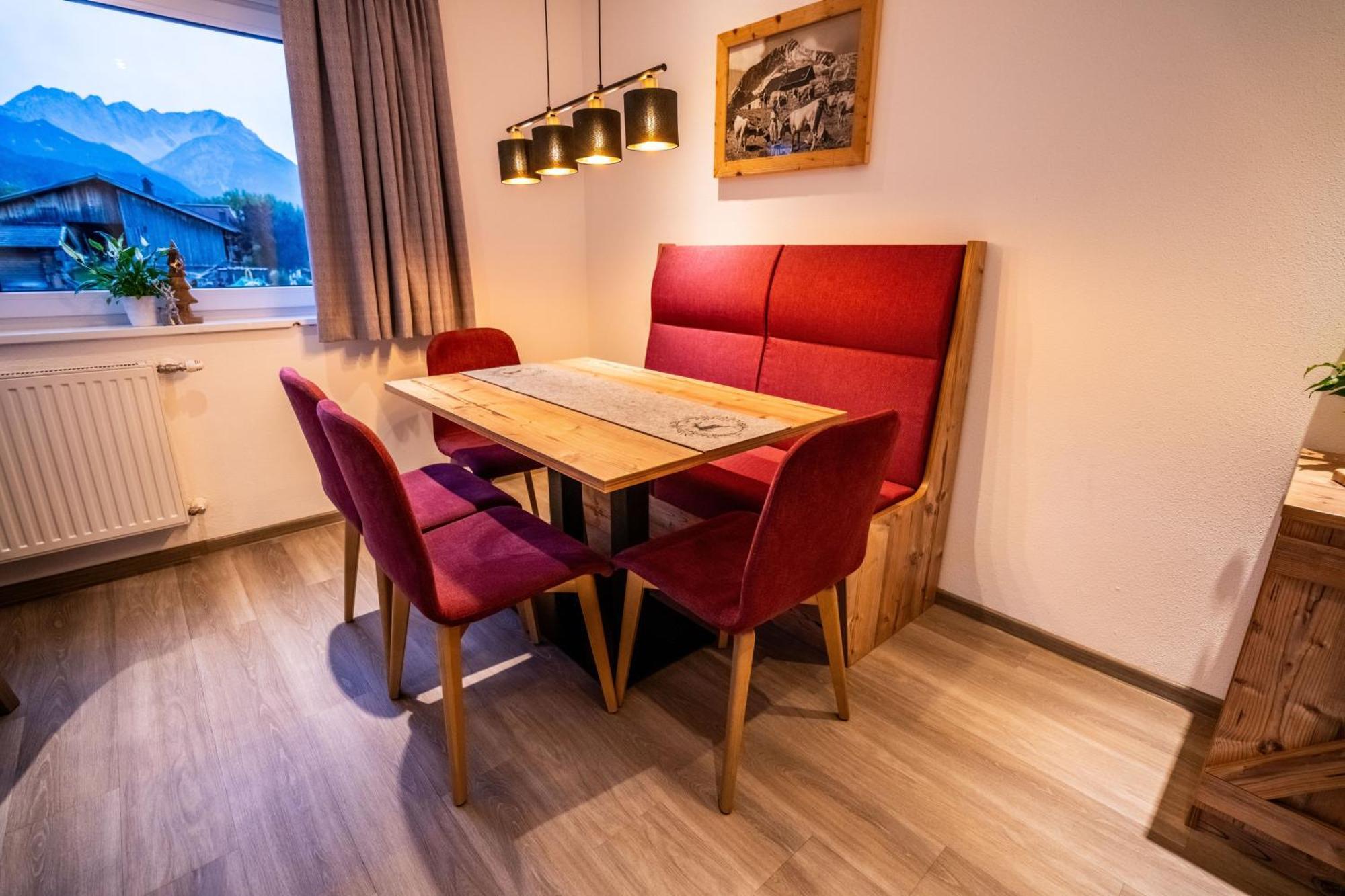 Tiroler Alpblick Appartements エールヴァルト エクステリア 写真