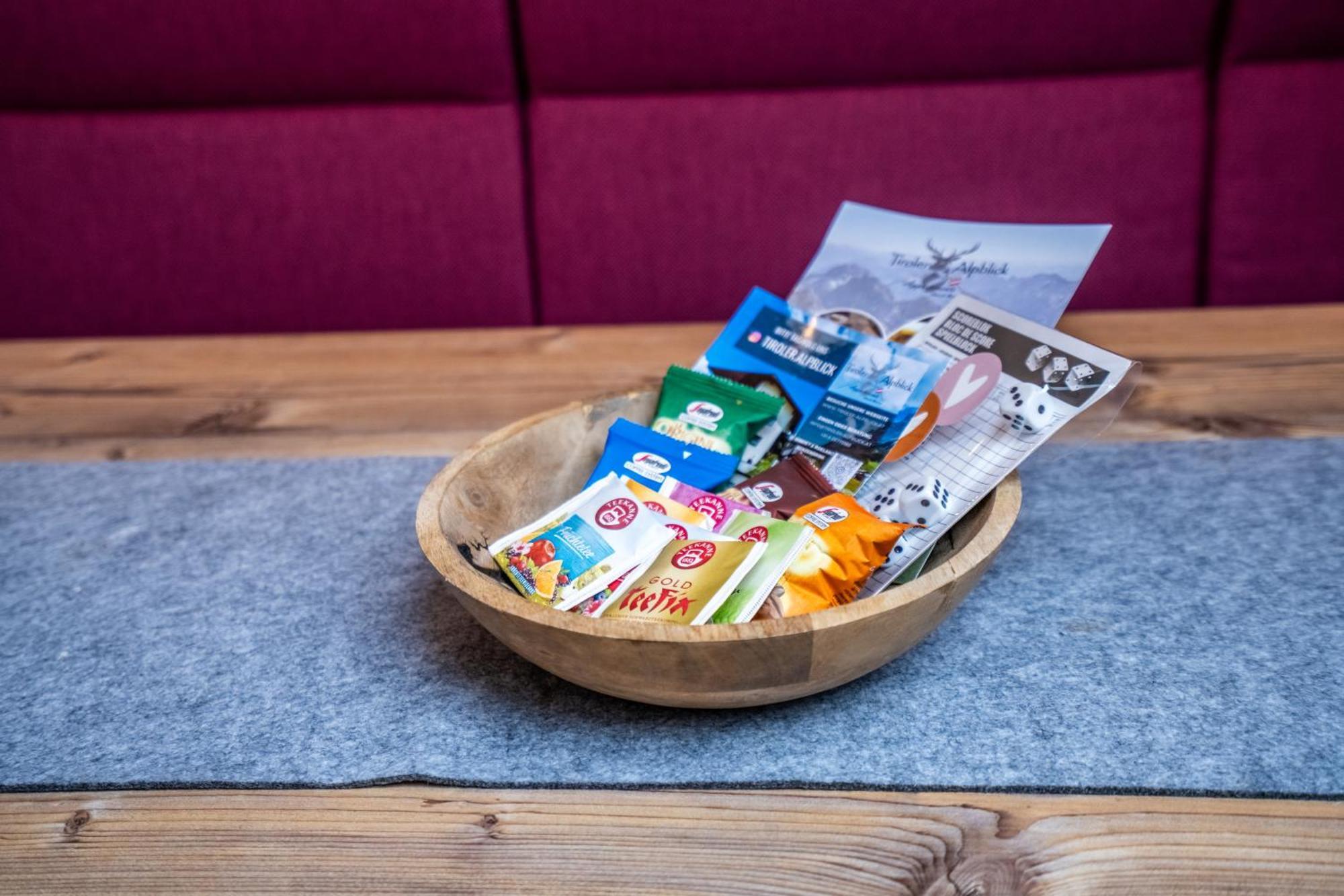 Tiroler Alpblick Appartements エールヴァルト エクステリア 写真