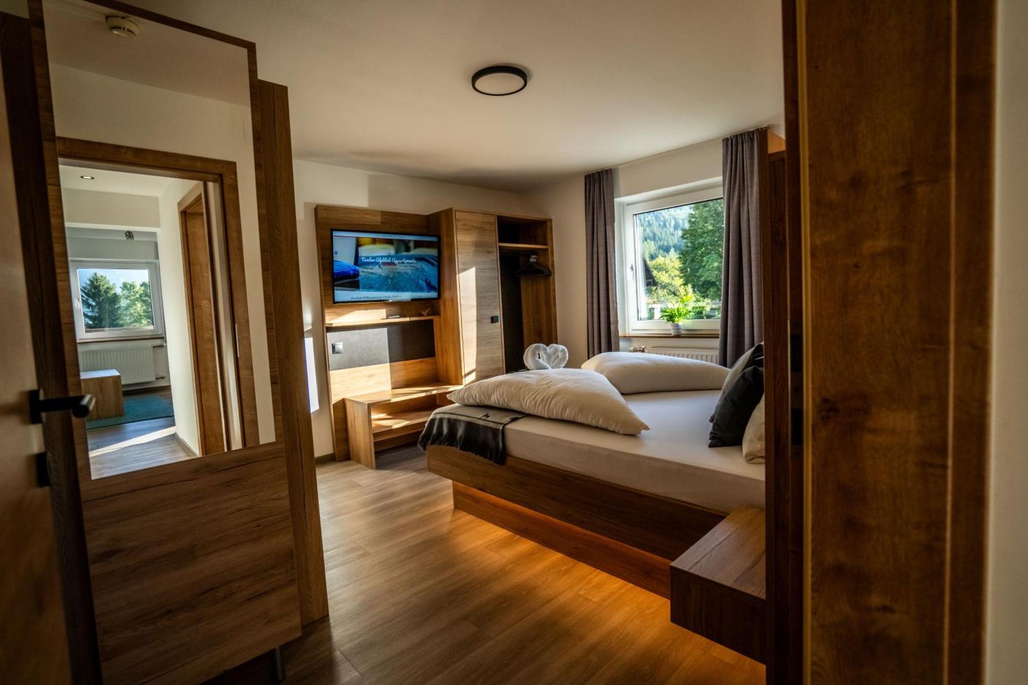 Tiroler Alpblick Appartements エールヴァルト エクステリア 写真